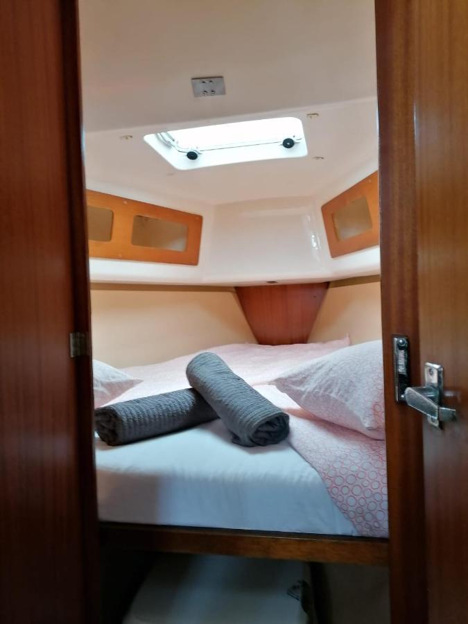 Cozy Sailboat In Barcelona!! No Showers Sant Adria de Besos Exteriér fotografie